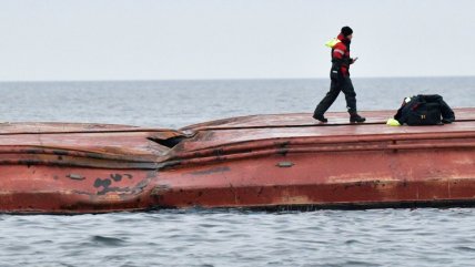  Dos cargueros chocaron en el Mar Báltico y uno de ellos terminó volcado  