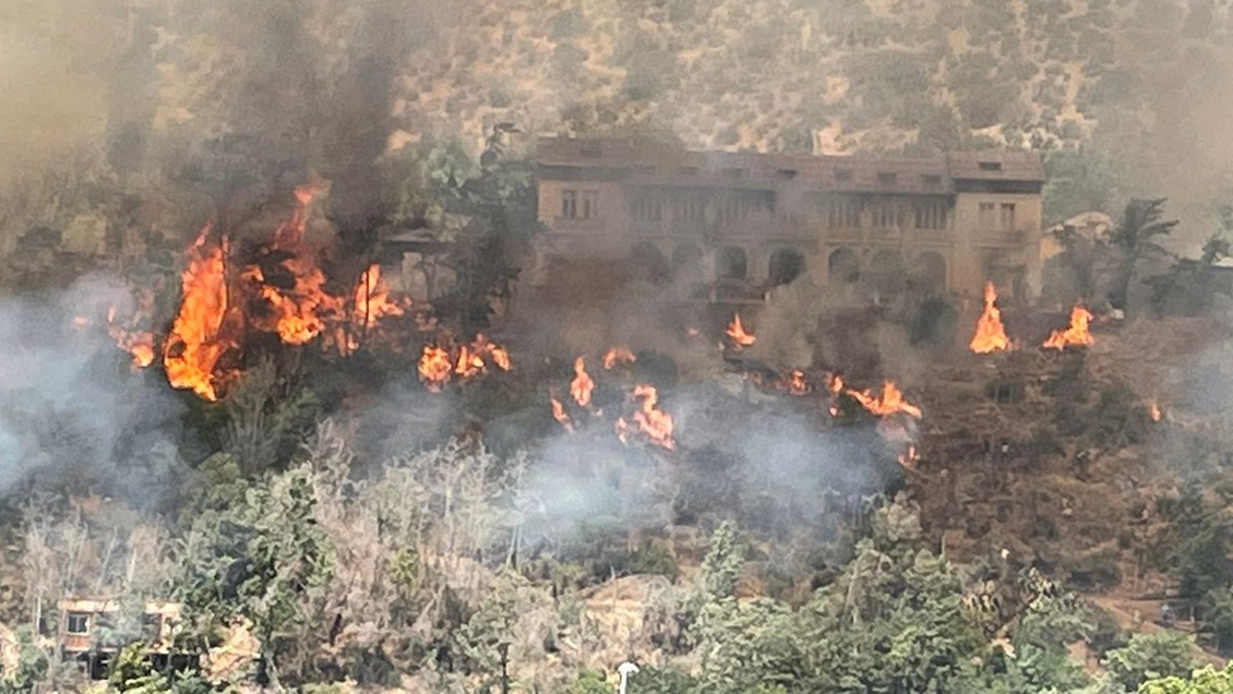 Gobierno prepara ayudas para damnificados tras incendio en San José de Maipo