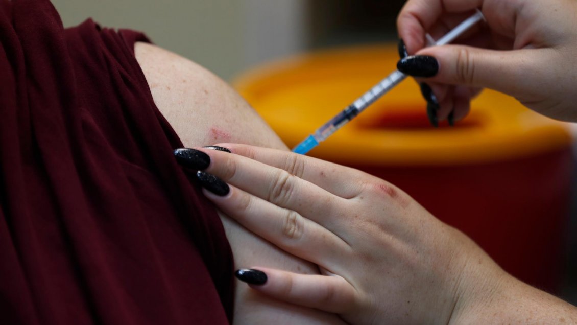 Israel comenzará a aplicar la cuarta dosis a mayores de 60 y a funcionarios de la salud