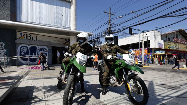 Delincuentes intentaron asaltar joyería en pleno centro de Santiago