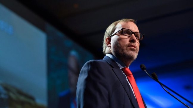 Líder de la Sofofa mira con 