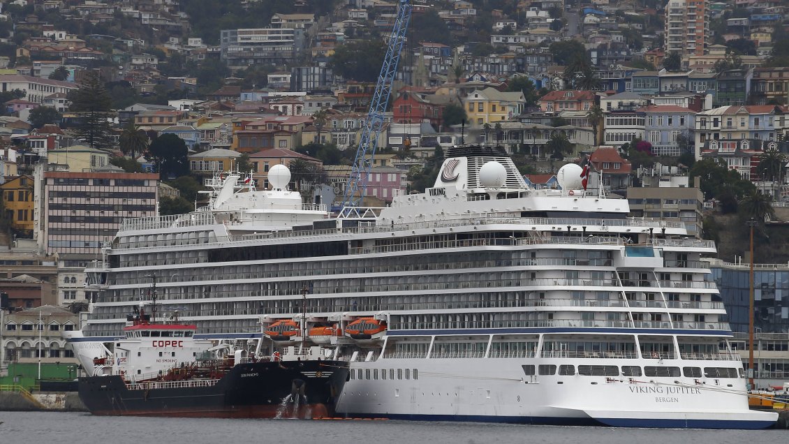 Viking Jupiter: Tres pasajeros de crucero que abrió la temporada en Valparaíso dieron positivo a Covid