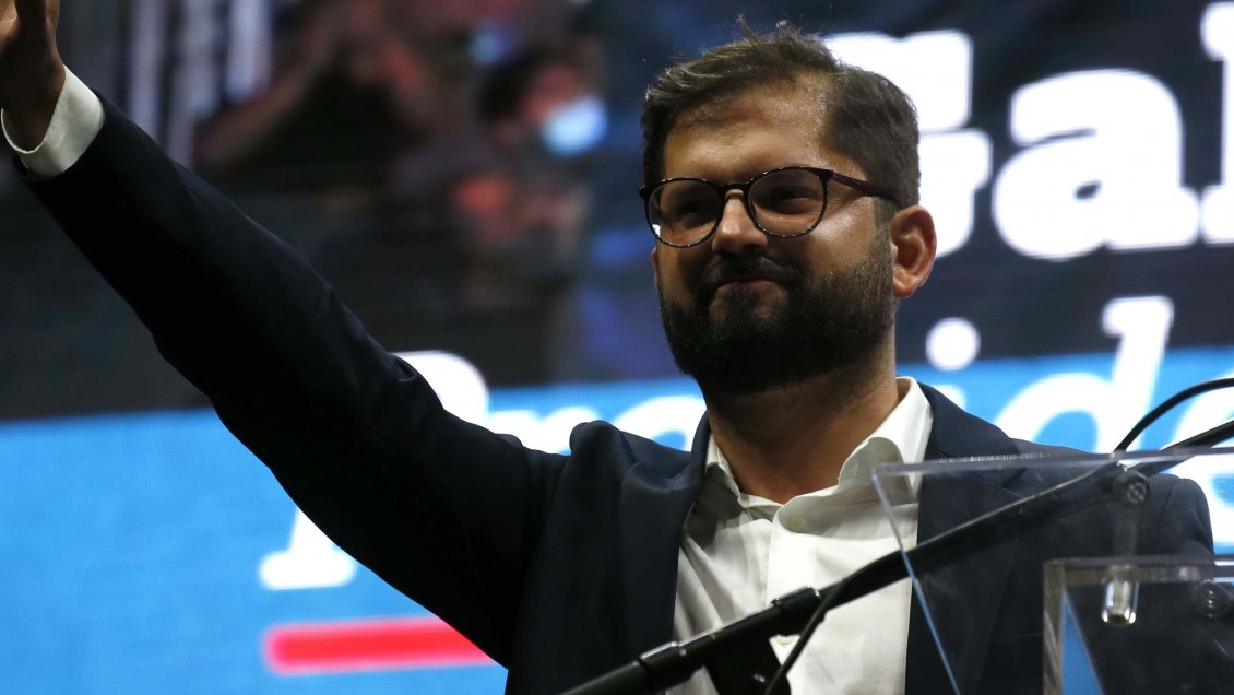 Bolivia entre el optimismo y la prudencia tras el triunfo de Gabriel Boric