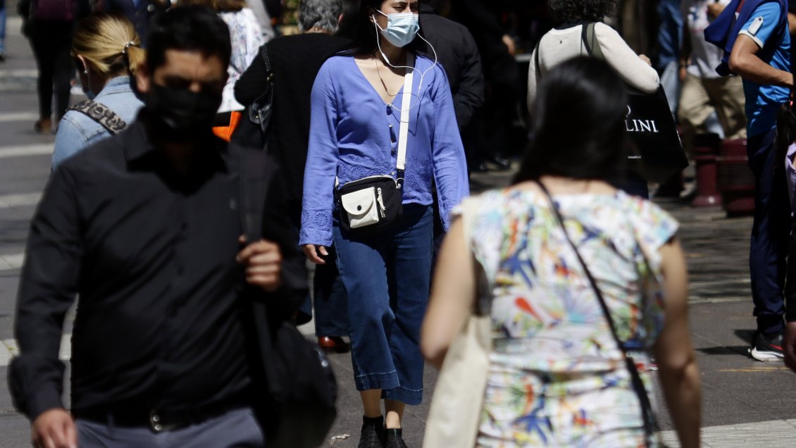 Chile podría enfrentar un rebrote del Covid-19 en febrero, según proyectan los expertos