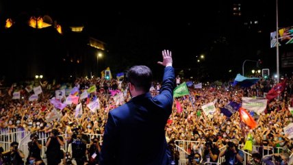   Las imágenes con que Gabriel Boric recordó su triunfo a una semana de las elecciones 
