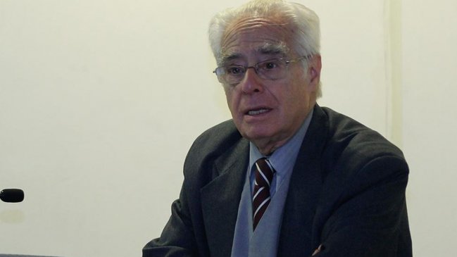 Falleció Roberto Garretón, premio nacional de DD.HH. 2020