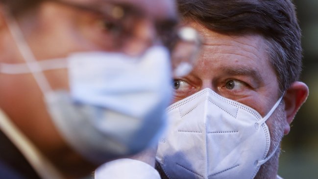 Gobernador Orrego denunció millonarios contratos con sobreprecio durante gestión de Felipe Guevara