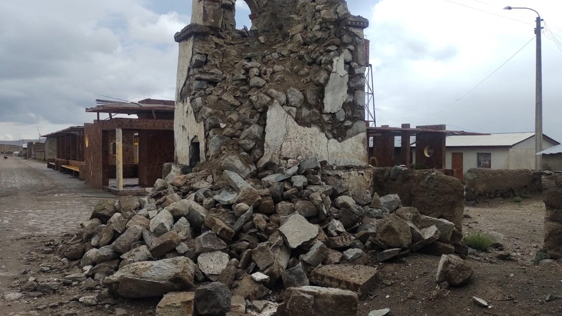 Colchane: Campanario de Enquelga colapsó por lluvias estivales