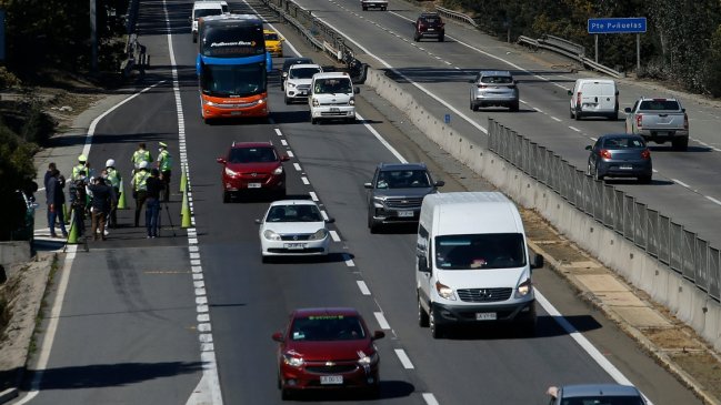 Más de 500 mil vehículos saldrán de Santiago: Habrá 