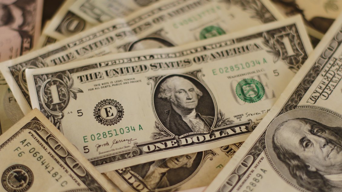 Precio del dólar en Argentina bate un nuevo récord en la plaza informal