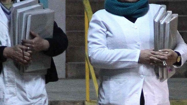 Colegios comienzan a olvidarse del viejo libro de clases y avanzan a uno 100% digital