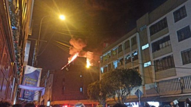 Alarma en Lima por gigantesco incendio en zona donde hace 20 años, en un suceso similar, murieron 300 personas
