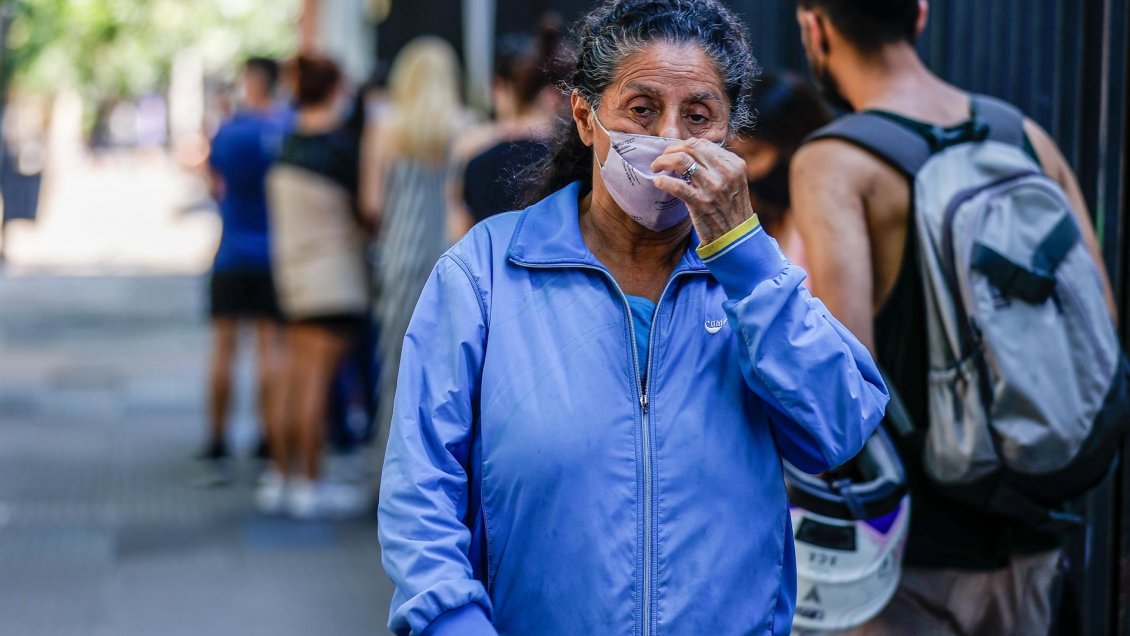 Argentina anota por primera vez más de 50.000 nuevos casos de covid en un día