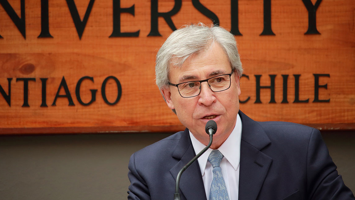 Iván Jaksic, en el fin del 2021: Los chilenos estamos en un ciclo de superar grandes crisis