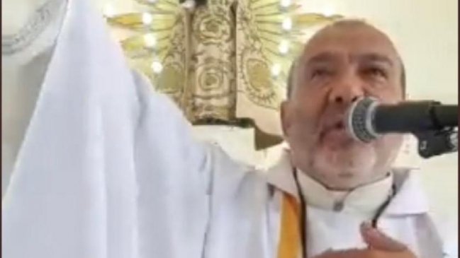 Sacerdote pide rezar por Boric: 