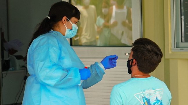 Covid desatado en Argentina: 81 mil casos en un día y positividad de 52%