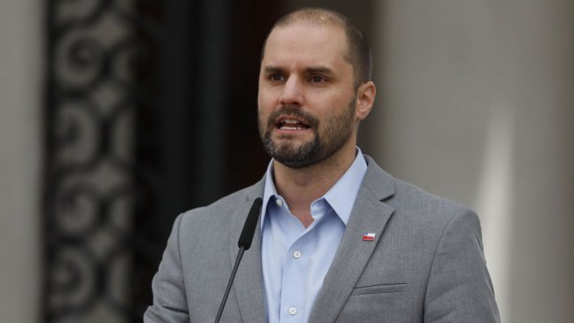 Bellolio y licitación del litio: Es la posibilidad para tener una concesión, no se le pasa un pedazo de tierra