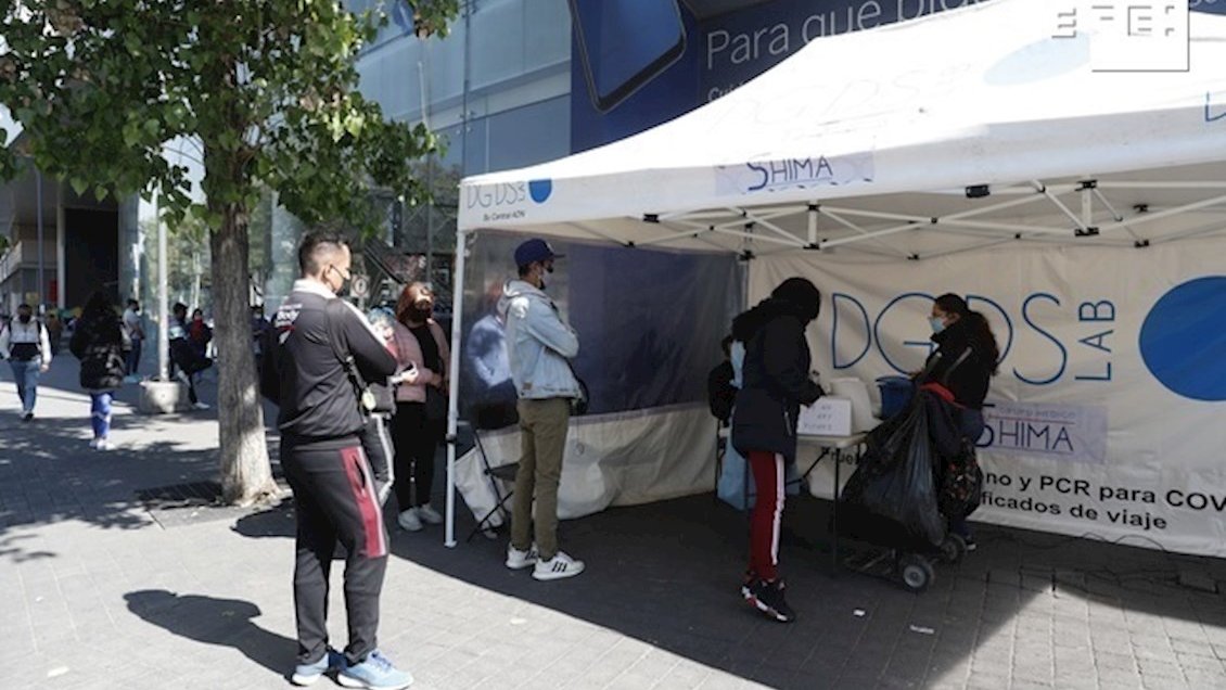 La nueva ola de Covid bate récords y supera los 2 millones de casos diarios