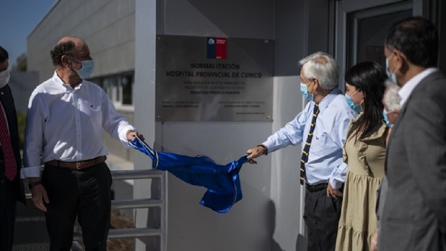 Alcalde de Curicó: Piñera vino al nuevo hospital solo a descubrir una placa con su nombre