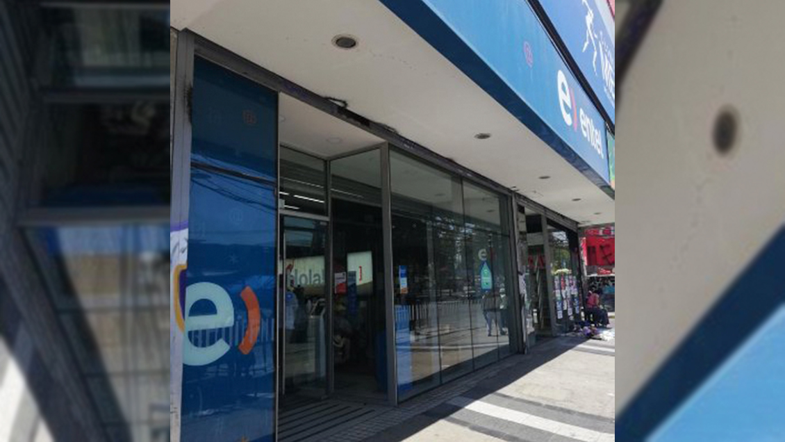 Delincuentes robaron 150 iPhone desde una sucursal de Entel en Maipú