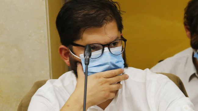 Boric promete trabajar con autoridades regionales para descentralizar a Chile