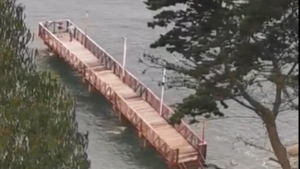  No se alejaron de la playa y terminaron atrapados en muelle en Horcón  