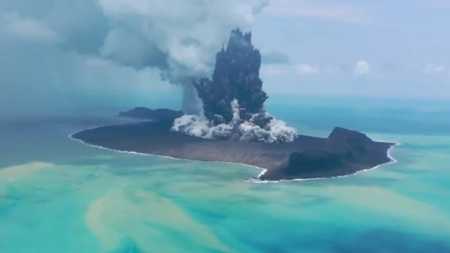 El día después del tsunami en Tonga: Sin comunicación y preocupa la escases de agua