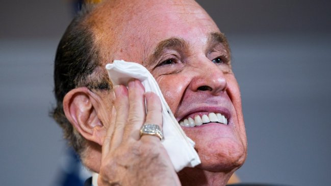  Rudy Giuliani y otros aliados de Trump fueron citados a declarar ante el Congreso de EEUU  