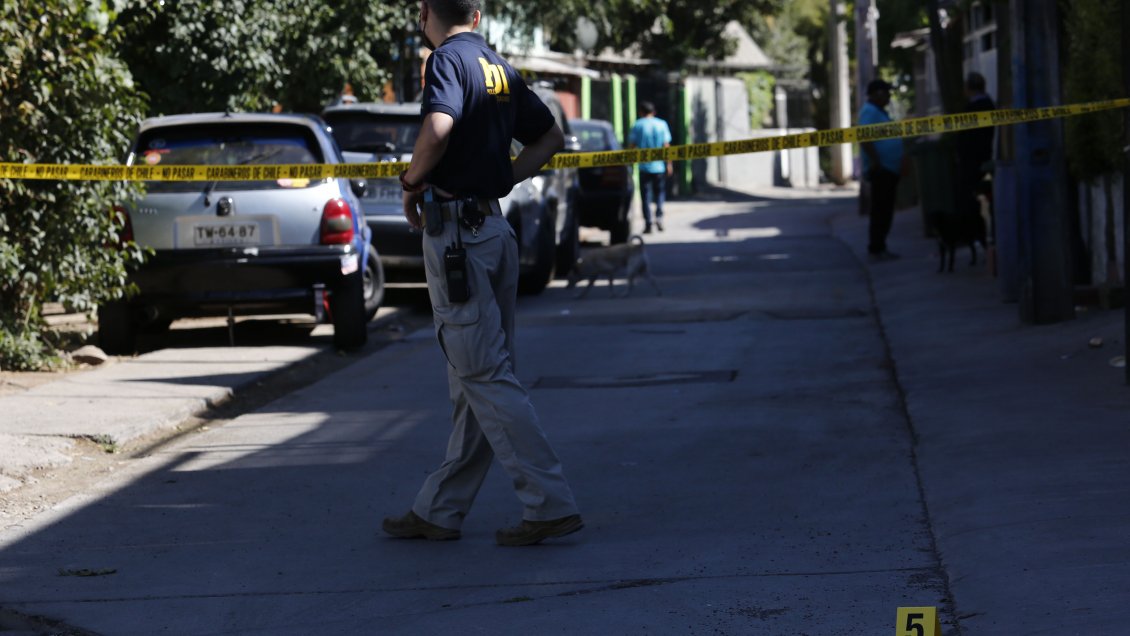 PDI investiga hallazgo de cuerpo con impactos de bala en Renca