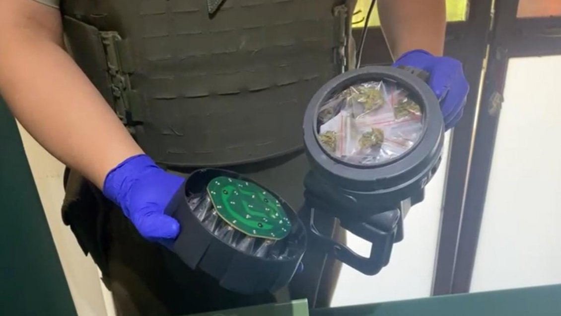 Sujeto que transportaba marihuana en el interior de una linterna fue detenido en Temuco