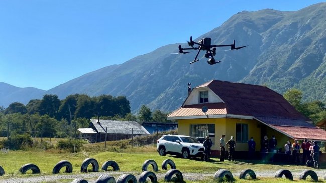 Con drones de televigilancia analizan vías de evacuación de zonas aledañas al Volcán Chillán