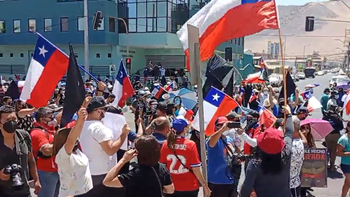 Miles de personas protestaron en Iquique contra la inseguridad y la delincuencia