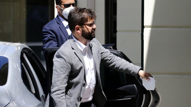 Boric descartó vivir en San Miguel y alcaldesa expresó 