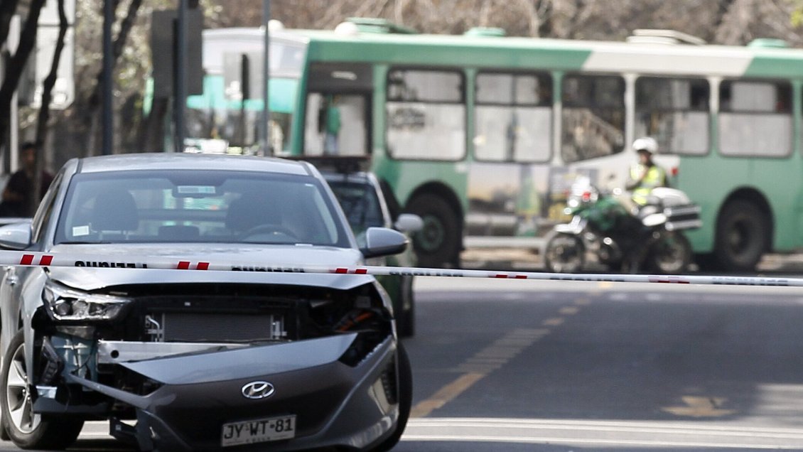 Persecución policial tras encerrona a familia terminó con un choque y dos detenidos