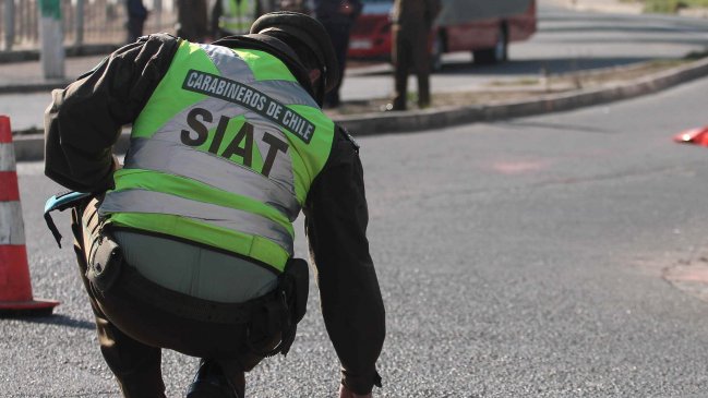 Auto volcó en la Rotonda Grecia de Santiago