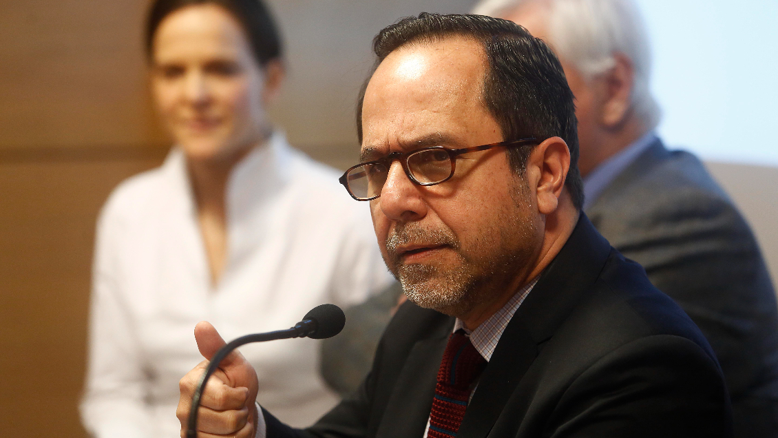 Ex contralor defiende existencia del TC: Si se otorgan estas facultades a la Suprema hay 