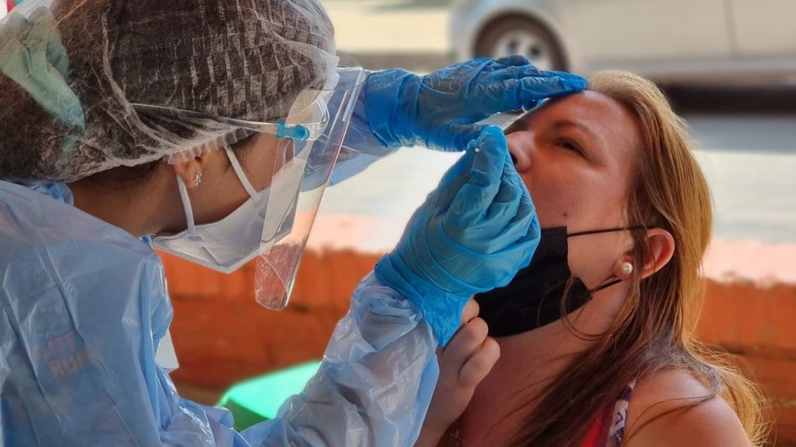 Ñuble aumentará testeos con antígeno por sobrecarga en el procesamiento de los PCR