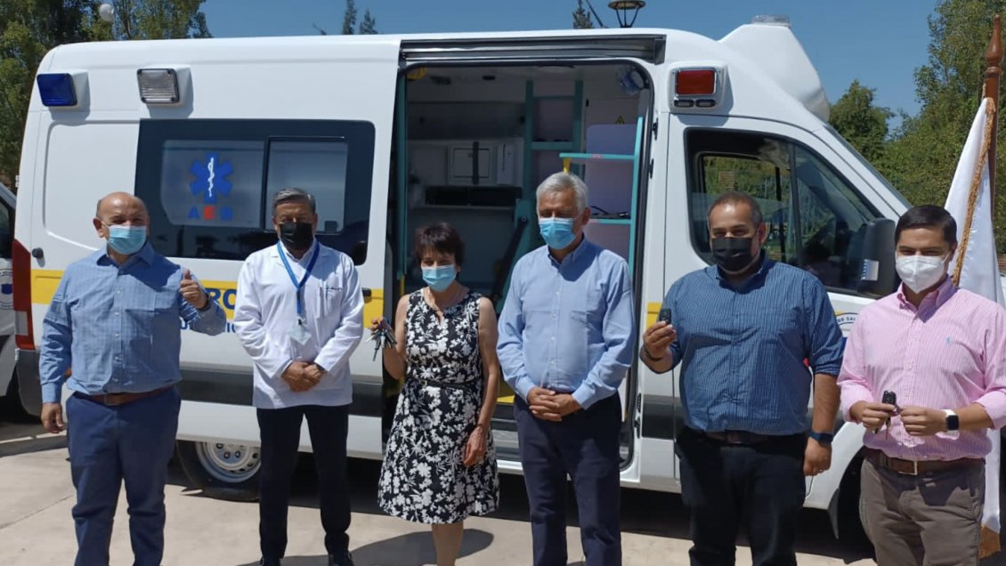 Autoridades entregan nuevas ambulancias para Rancagua, Olivar y Coltauco