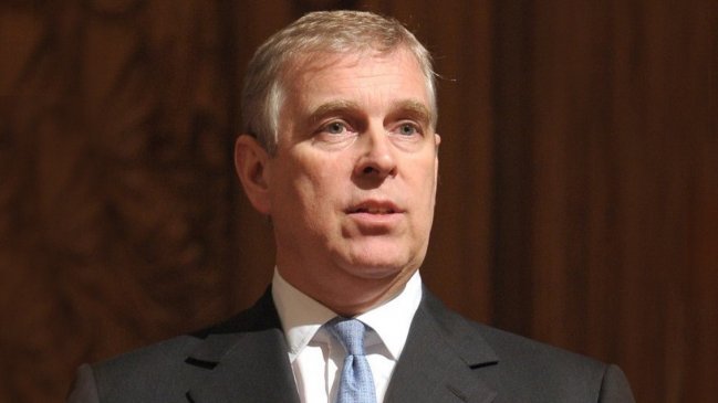 En el Jubileo de Platino de su madre, el príncipe Andrés aceptó prestar declaración jurada por acusación de abuso