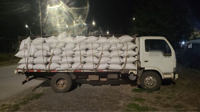 Carabineros recuperó camión cargado con más de seis mil kilos de avena robada en Victoria