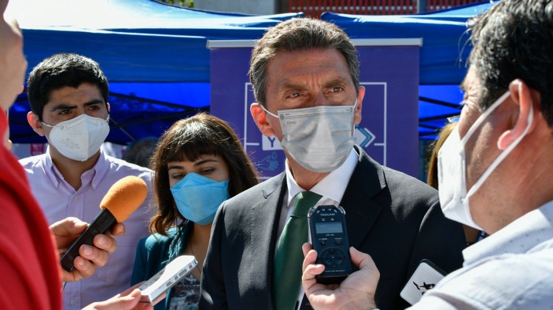 Alcalde de Chillán dio positivo de Covid-19: Desde el municipio restringieron acceso al público