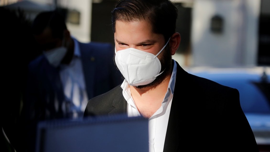 Encuesta Cadem: Delincuencia, orden público y narcotráfico deben ser prioridades de Boric