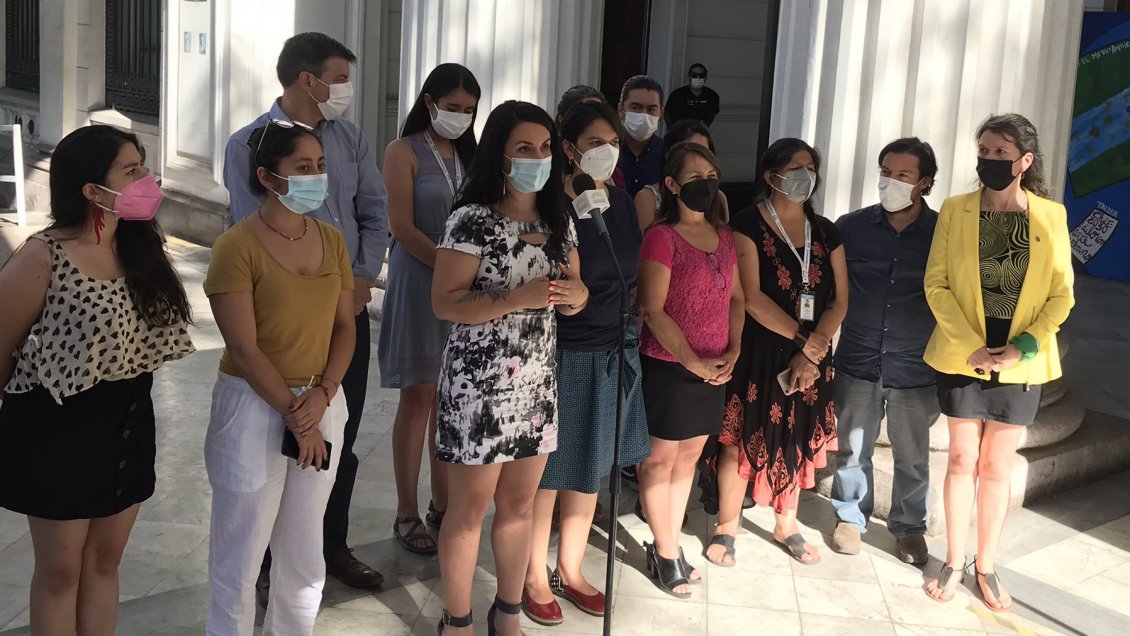 Convencionales entregaron su apoyo a Manuela Royo tras amenazas de muerte en su contra