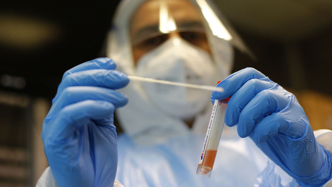 En Ñuble firman convenio público-privado para agilizar análisis de 15 mil exámenes PCR