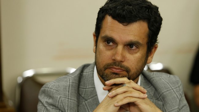 Jaime Bassa: La Constitución tiene que pensar en el país, no en el futuro Gobierno