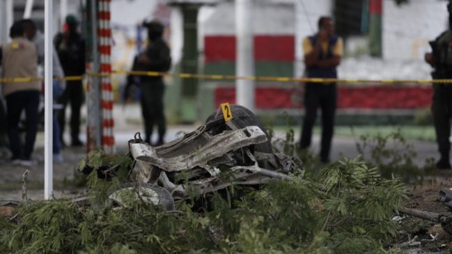 Dos muertos y cinco heridos deja atentado con auto bomba contra Ejército colombiano