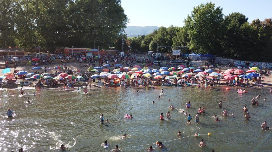 Quillón: Cierran balnearios municipales en Laguna Avendaño por afecciones alérgicas en bañistas