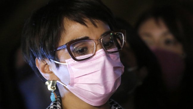 Karina Oliva fue expulsada junto a otros seis militantes del Partido Comunes