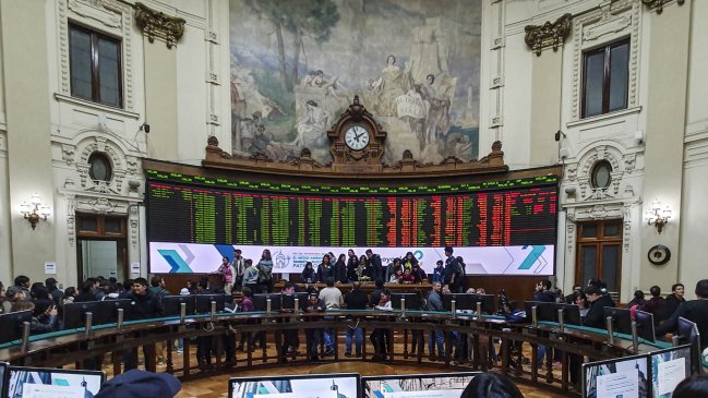 Mercados del mundo se recuperan tras aparente desescalada del conflicto en Ucrania