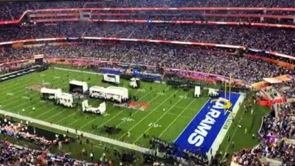   El espectacular time-lapse del armado y desarmado del escenario del Super Bowl 2022 